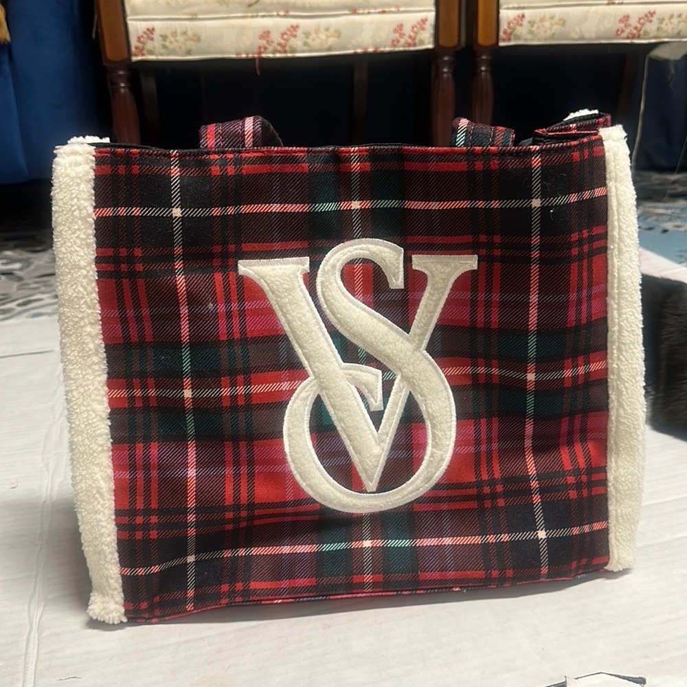 Victoria’s Secret tote - Picture 1 of 12